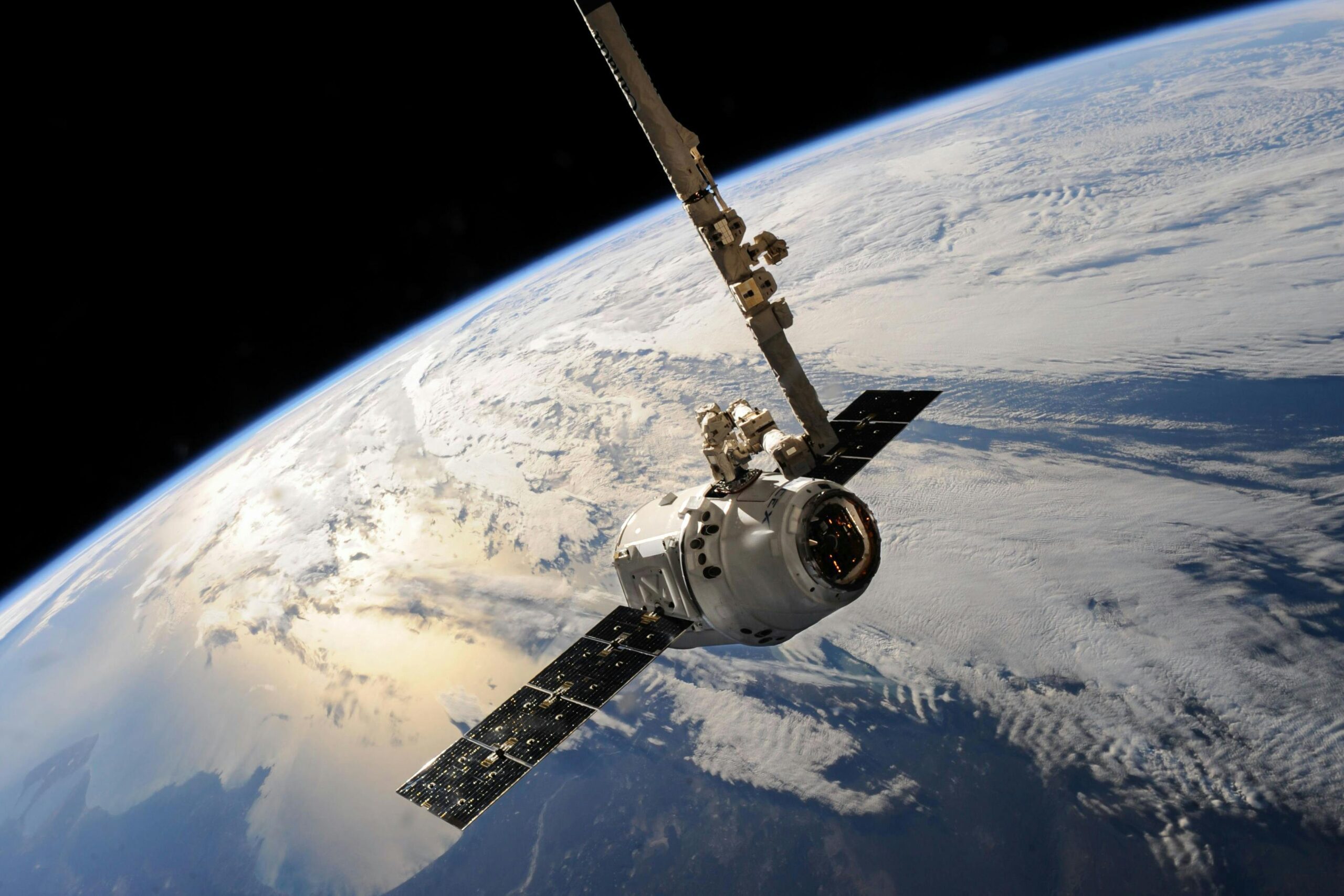 station spatiale au dessus de la terre